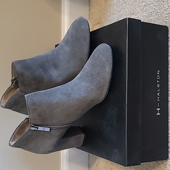 H by Halston Grey Suede Anna Heel Ankle Boot Bootie - Picture 1 of 6